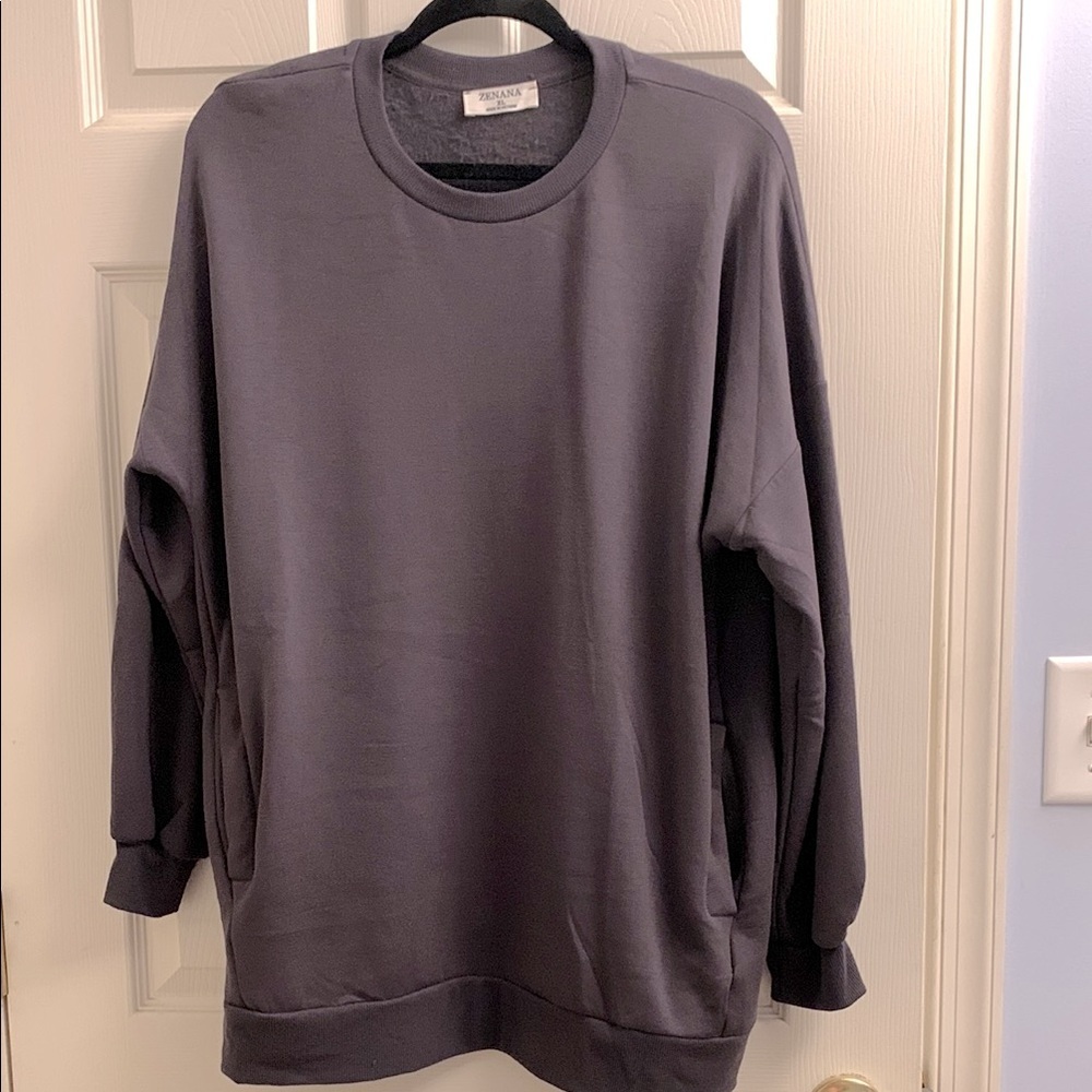 Zenana Outfitters Charcoal Sweatshirt with POCKETS NWOT Women’s XL